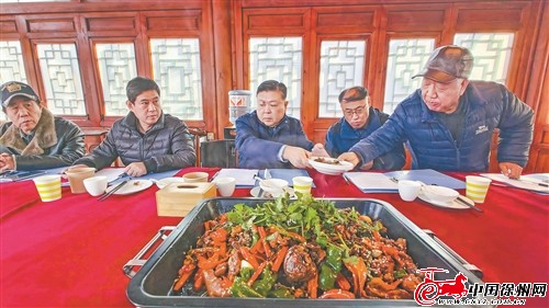 首届茱萸山地小公鸡“炒鸡”大赛引爆彭城